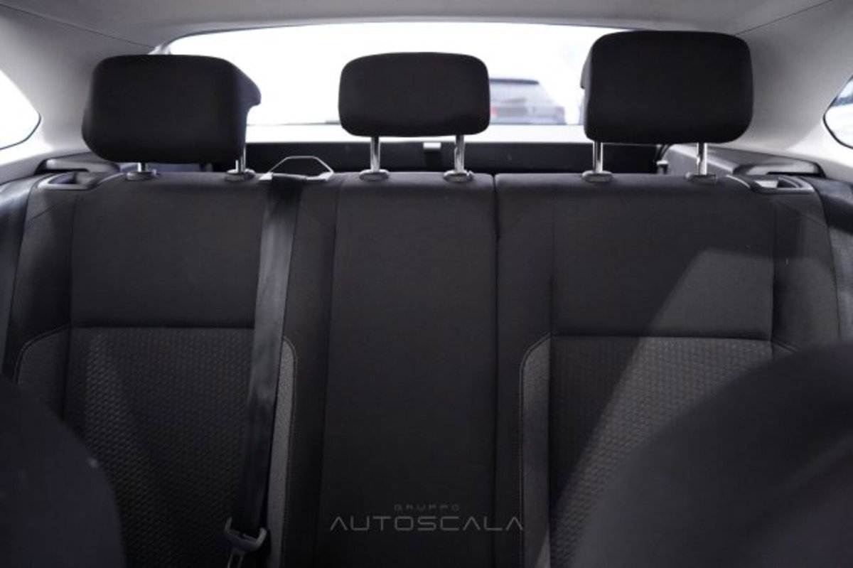 Volkswagen Taigo 1.0 TSI 110 CV DSG Life (19)