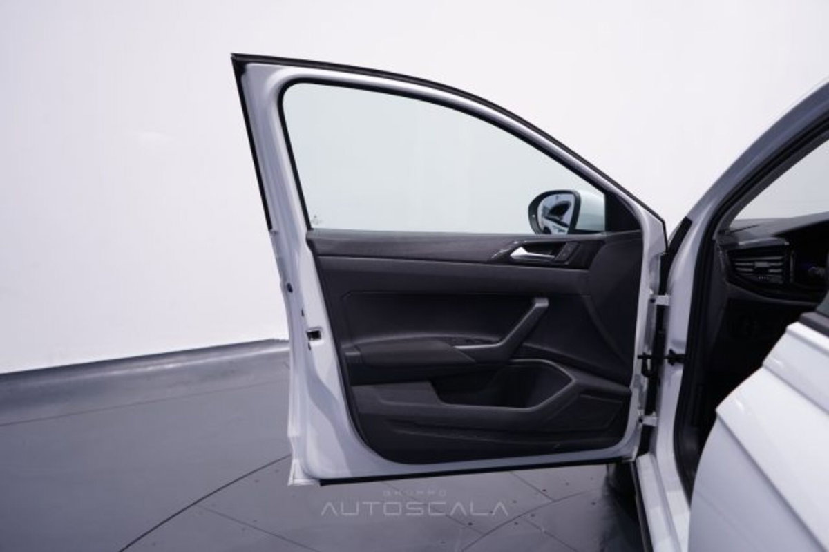 Volkswagen Taigo 1.0 TSI 110 CV DSG Life (9)