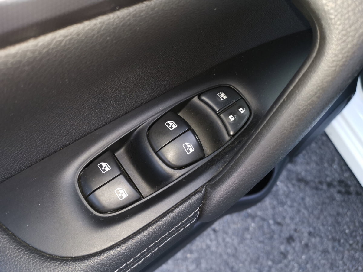 Nissan Qashqai 1.5 dCi 115 CV DCT N-Connecta (10)
