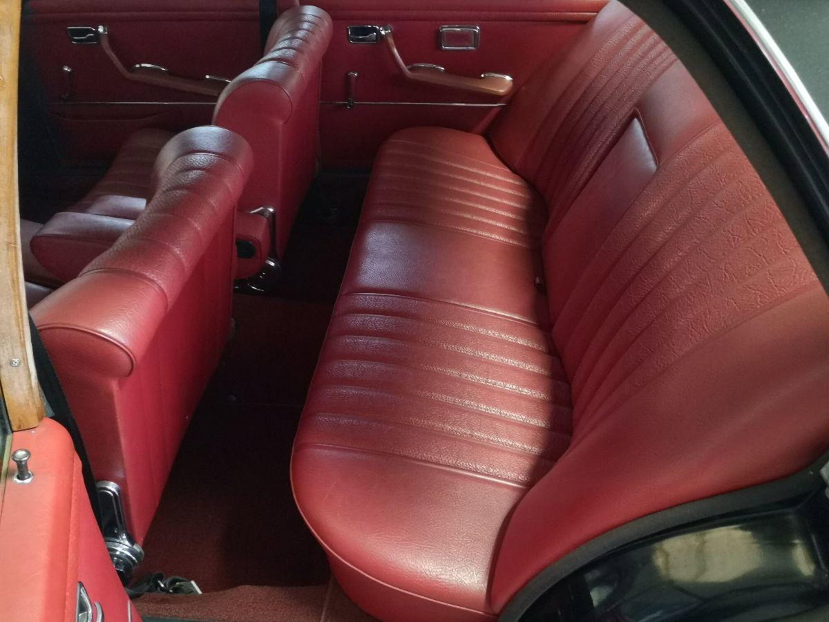 Mercedes-Benz 280 280 SE (11)