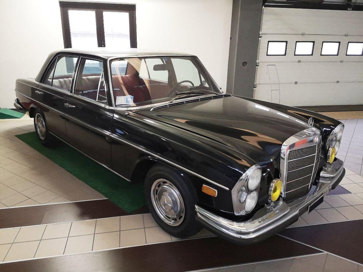 Mercedes-Benz 280 280 SE (2)