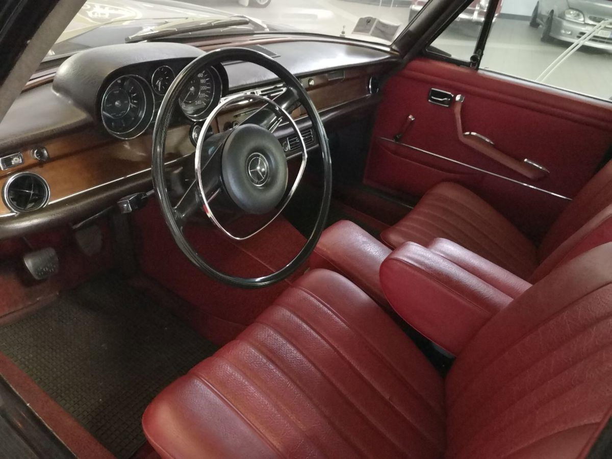 Mercedes-Benz 280 280 SE (9)