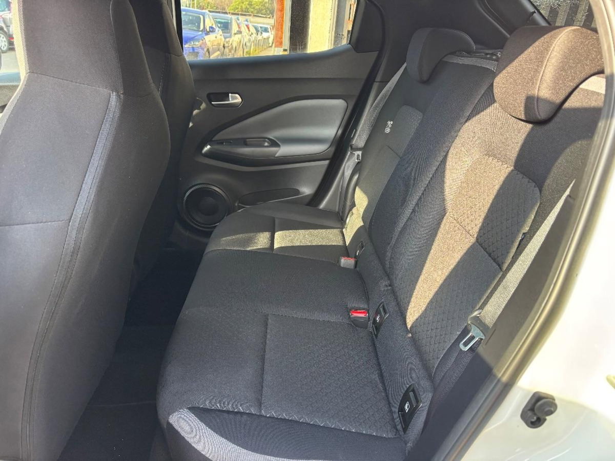 Nissan Juke 1.0 dig-t Acenta 114cv dct (15)