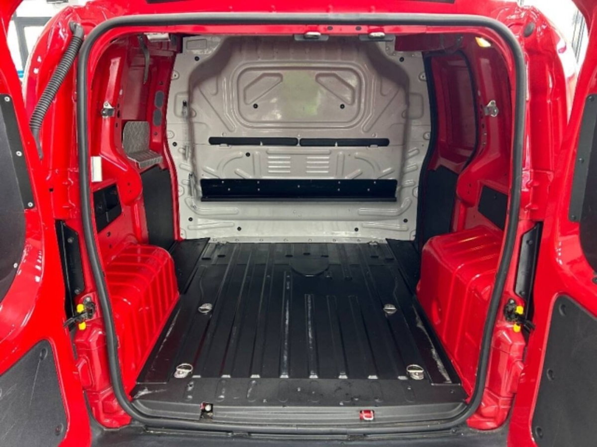 Fiat Fiorino QUBO 1.3 MJT 75CV (N1) E5+ (9)