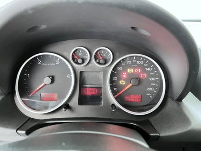 Audi A2 1.4 TDI/90CV Comfort (13)