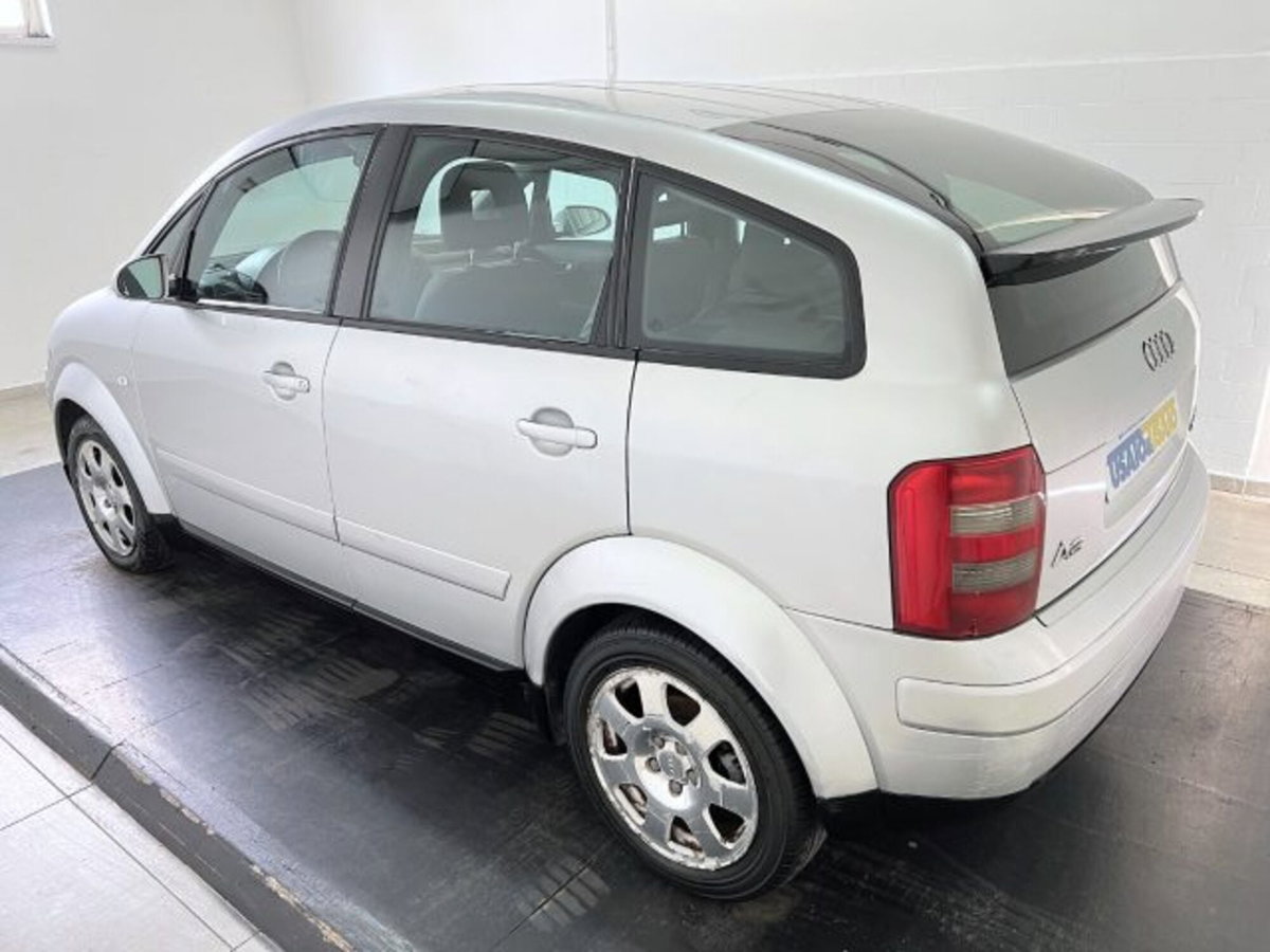 Audi A2 1.4 TDI/90CV Comfort (2)