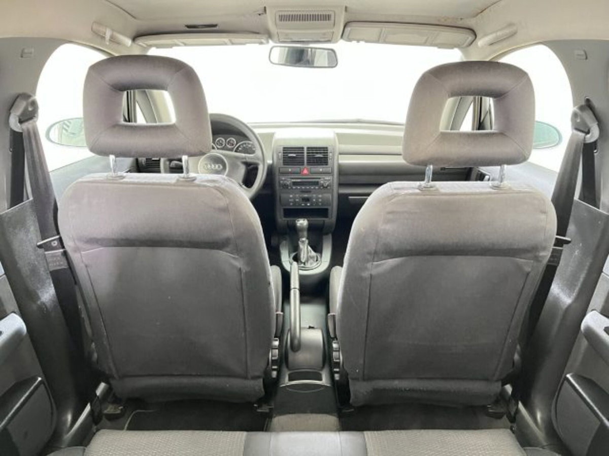 Audi A2 1.4 TDI/90CV Comfort (9)