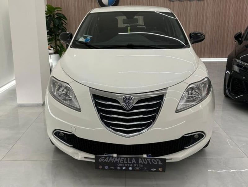 Lancia Ypsilon 0.9 TwinAir 85 CV 5 porte Metano Ecochic Gold 