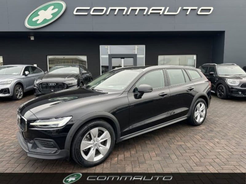 Volvo V60 Cross Country 2.0 b4 Core awd auto