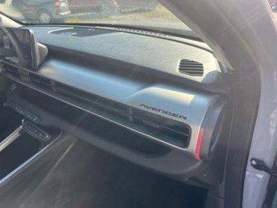Jeep Avenger 1.2 turbo Summit fwd 100cv (14)