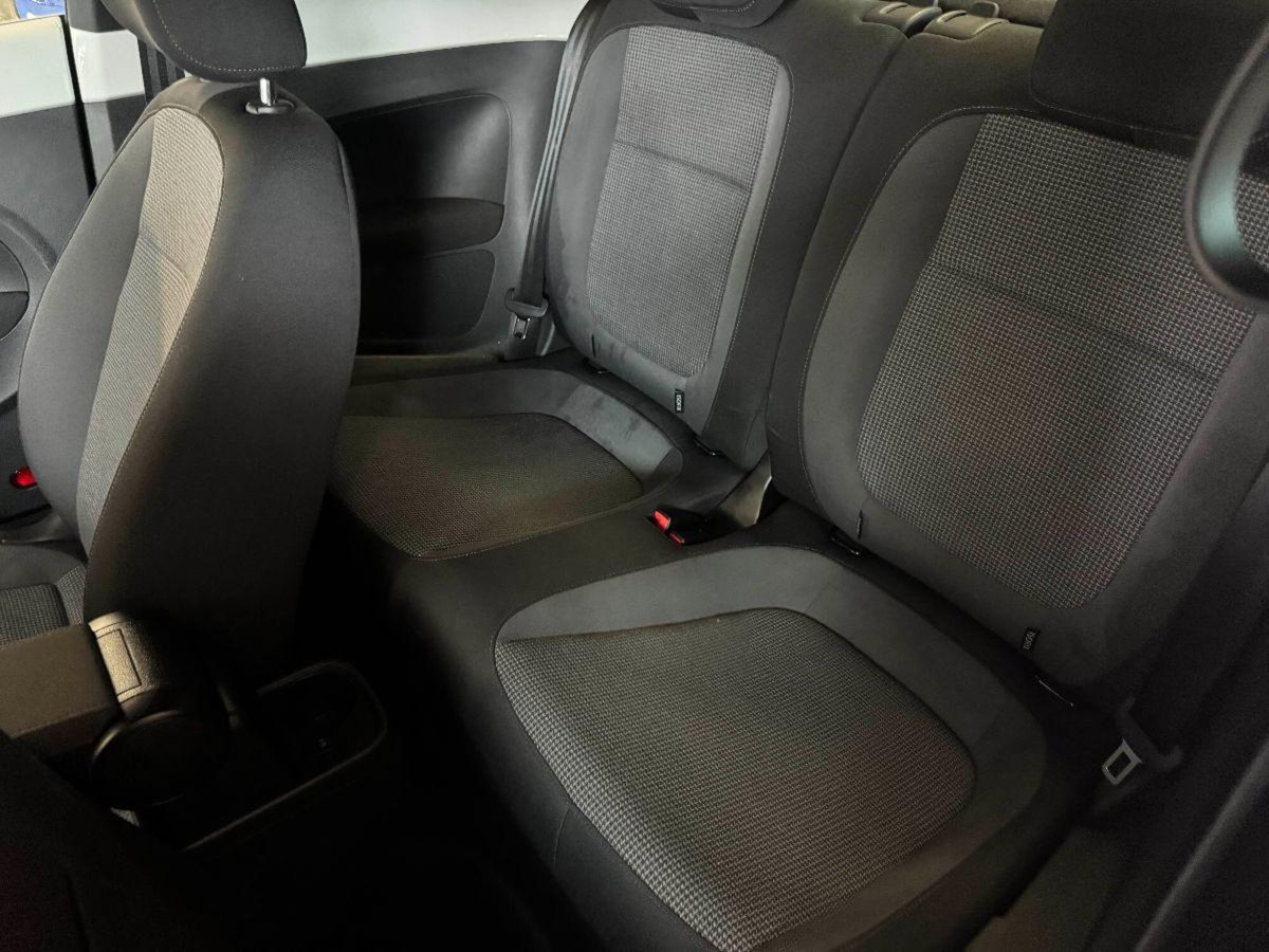 Volkswagen Maggiolino 1.2 TSI Design (12)