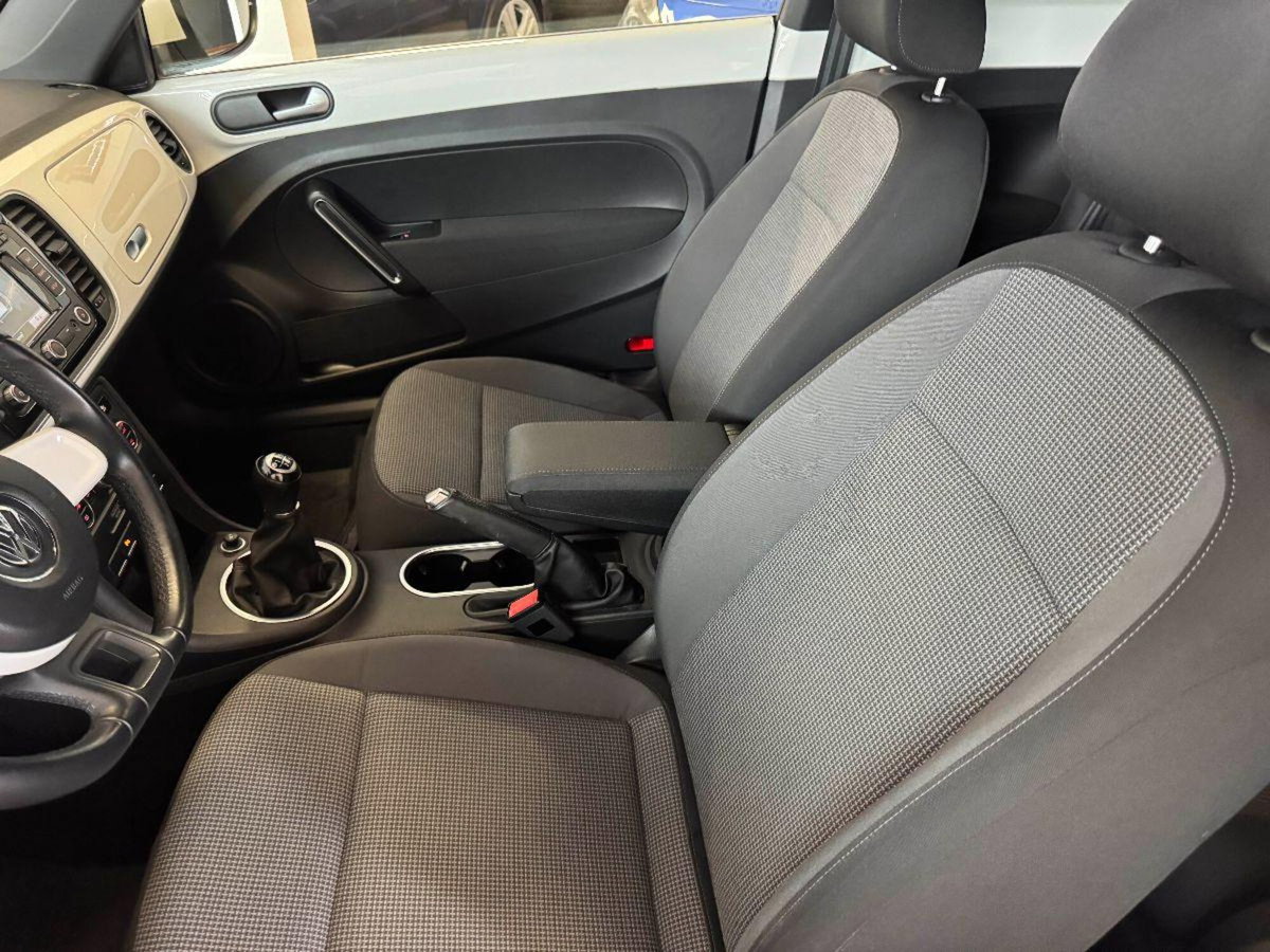 Volkswagen Maggiolino 1.2 TSI Design (9)
