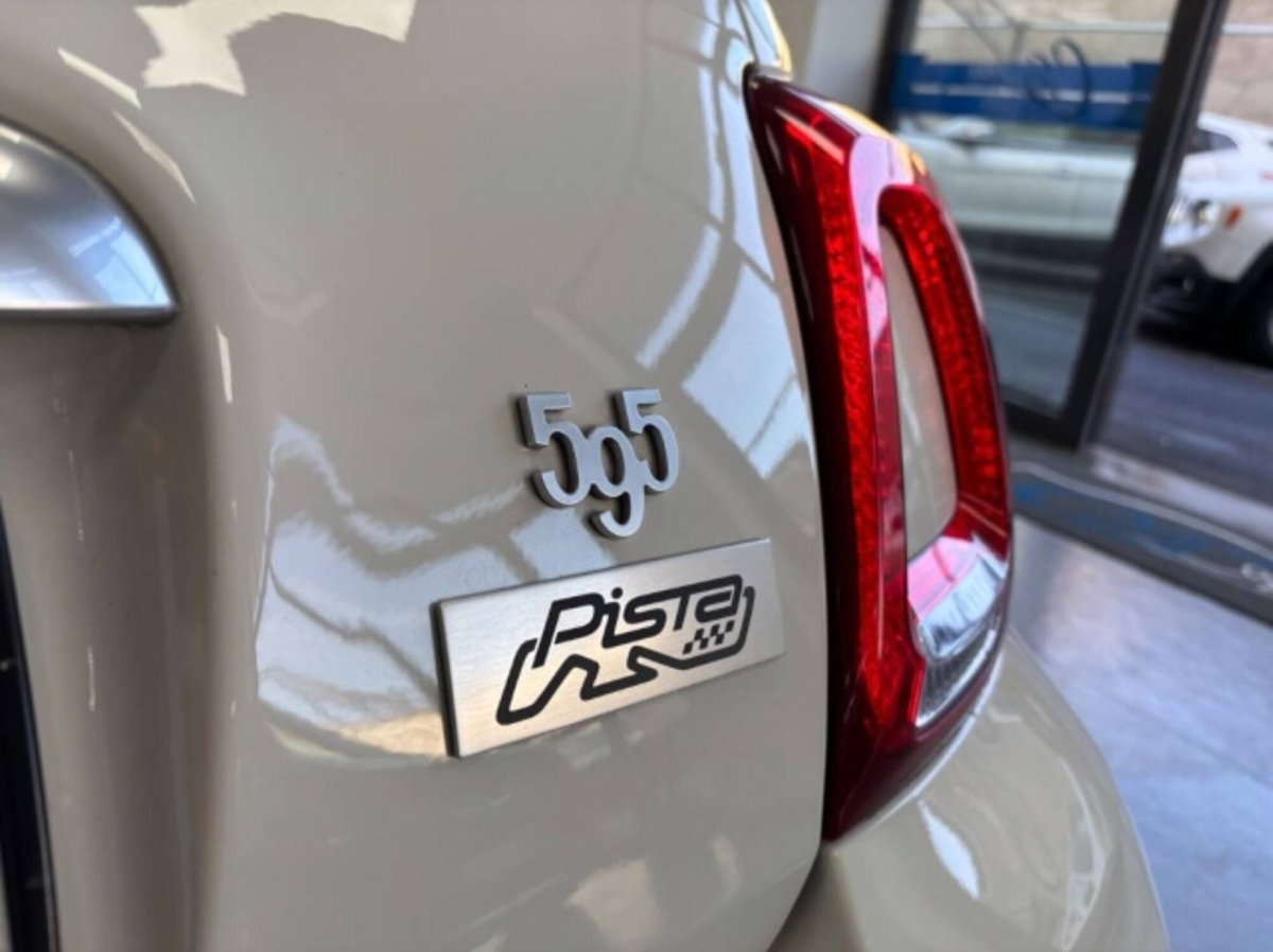 Abarth 595 Cabrio 595 C 1.4 Turbo T-Jet 160 CV Pista (10)