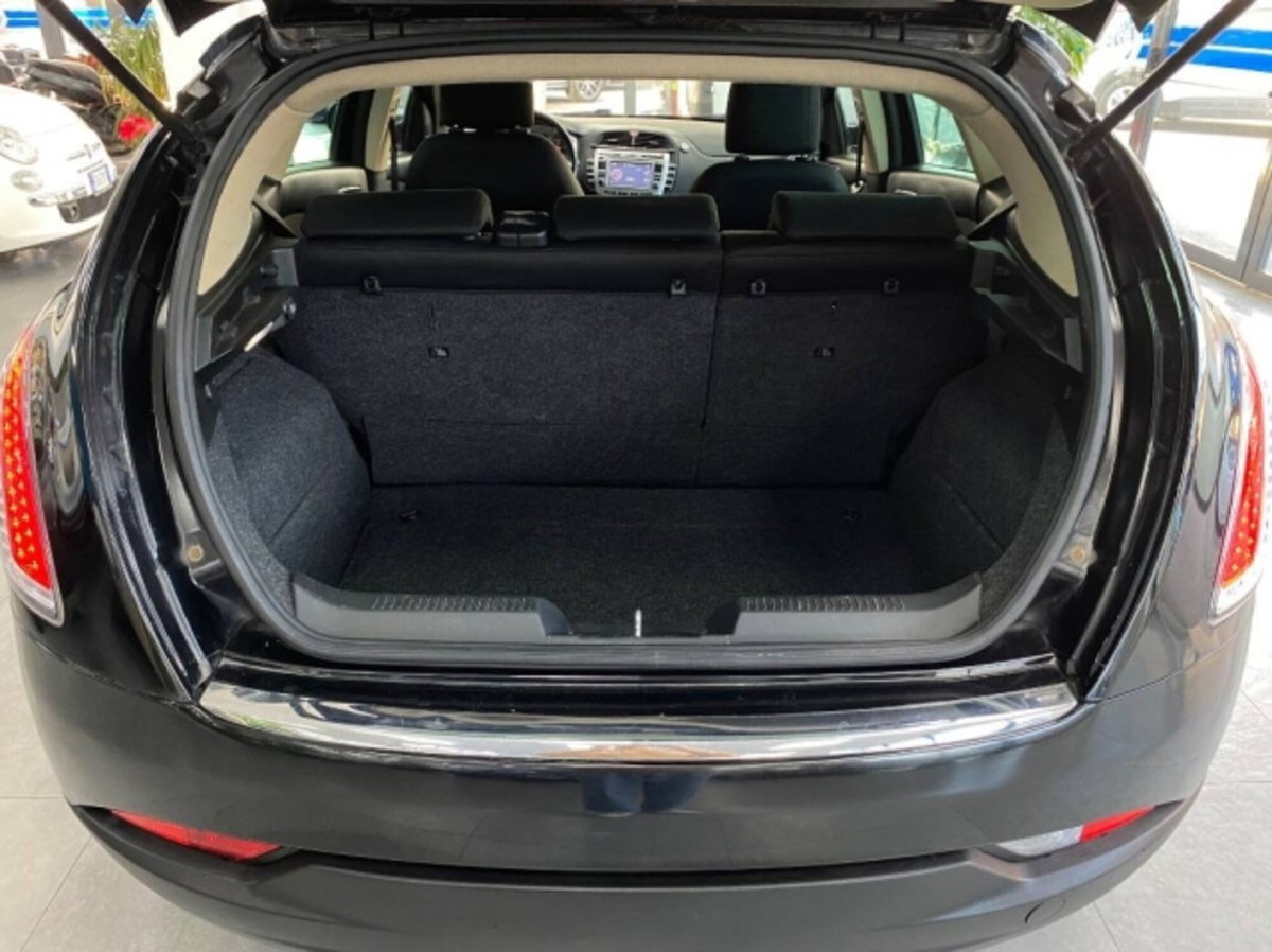 Lancia Delta 1.6 MJT DPF Selectronic Business (8)