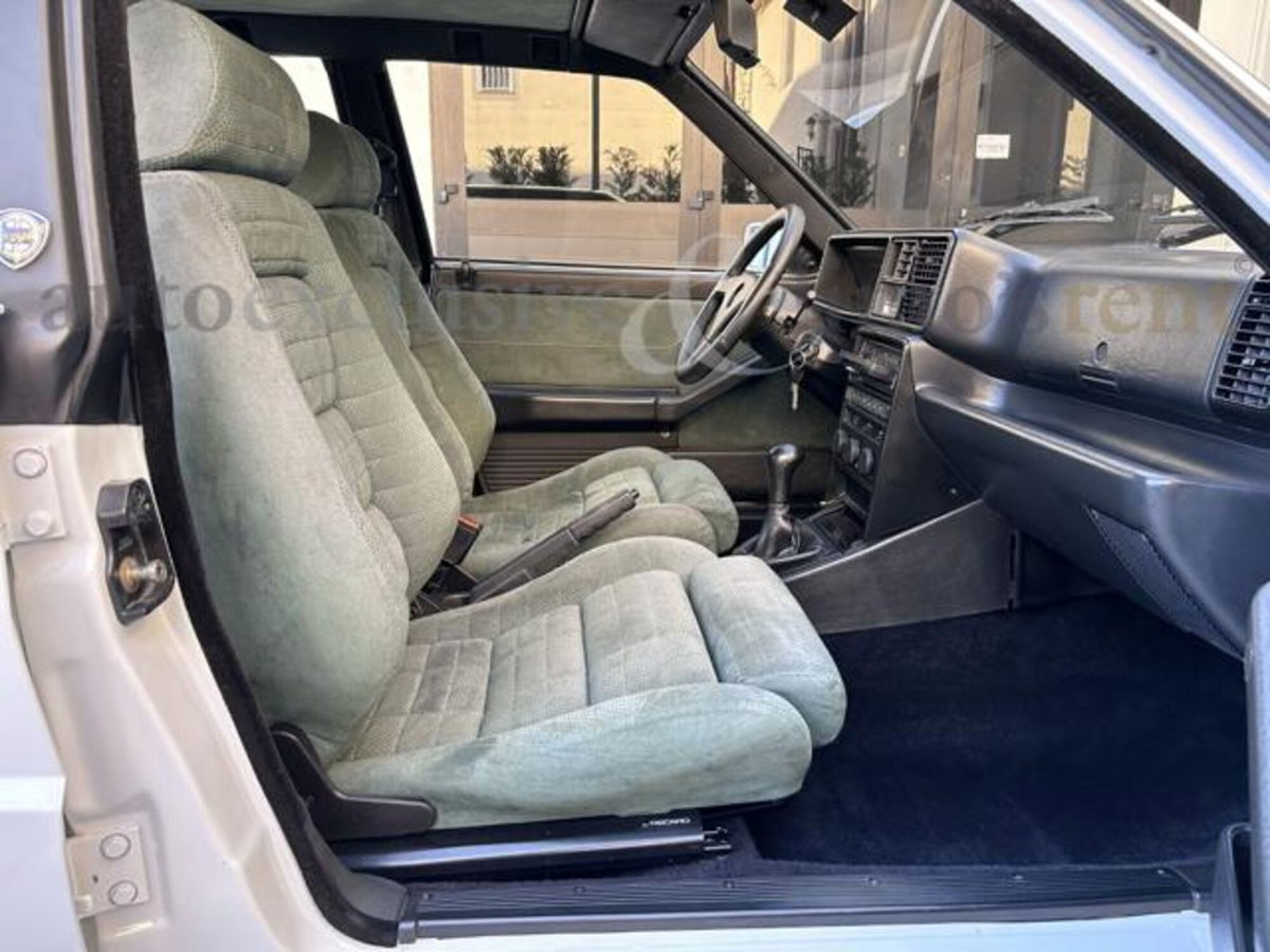 Lancia Delta turbo 16V HF integrale (11)