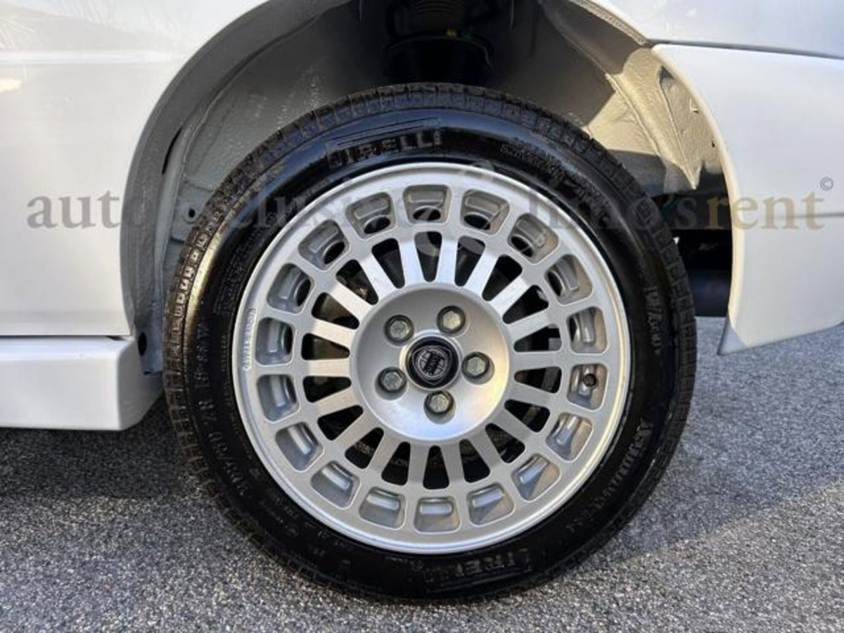 Lancia Delta turbo 16V HF integrale (14)
