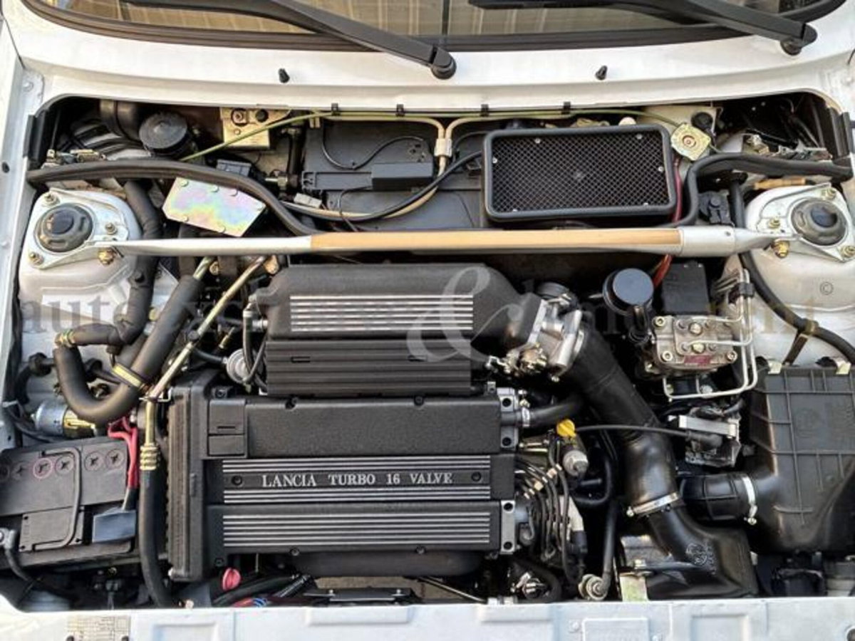 Lancia Delta turbo 16V HF integrale (15)