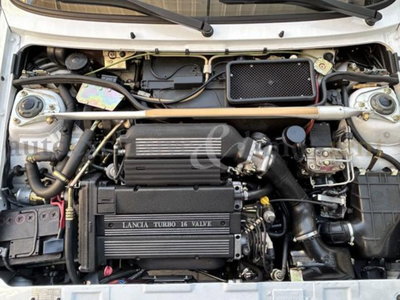 Lancia Delta turbo 16V HF integrale (15)