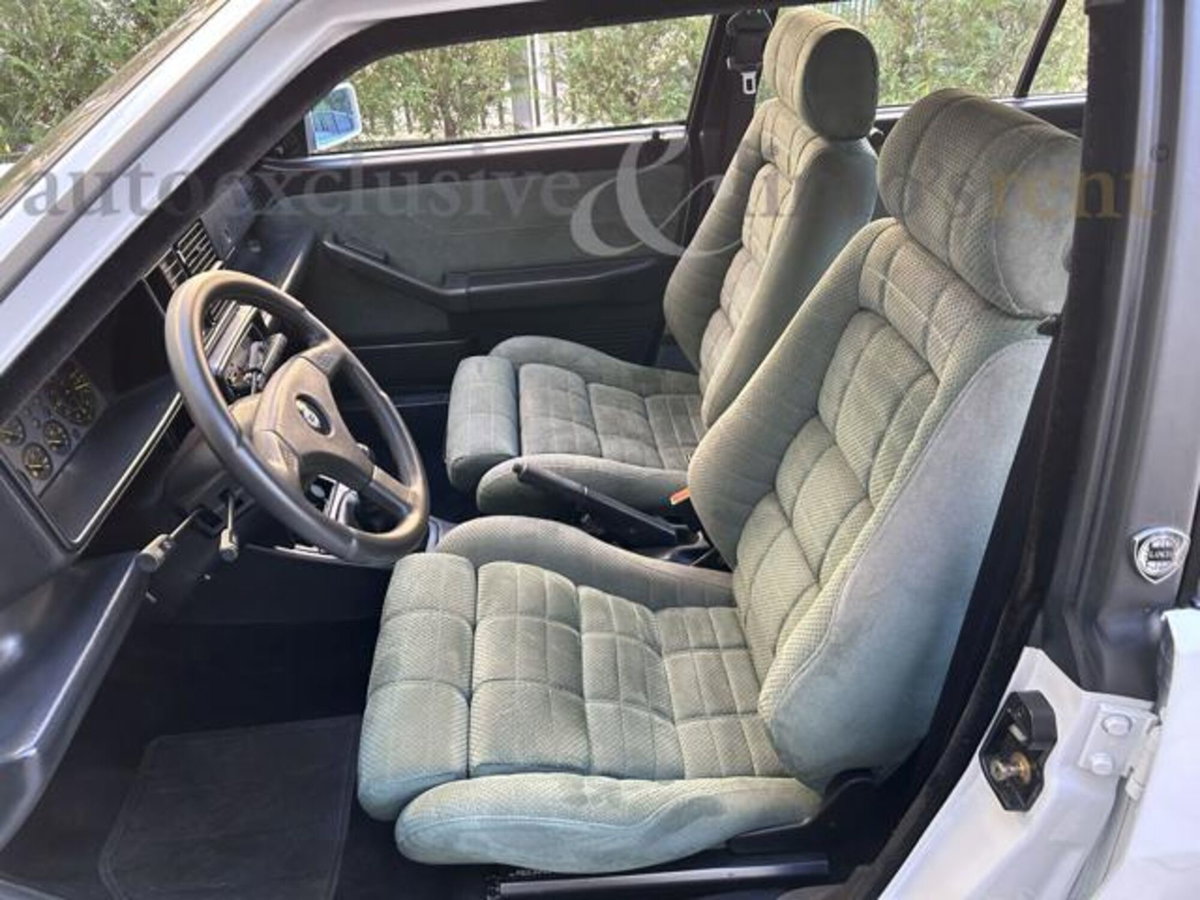 Lancia Delta turbo 16V HF integrale (6)