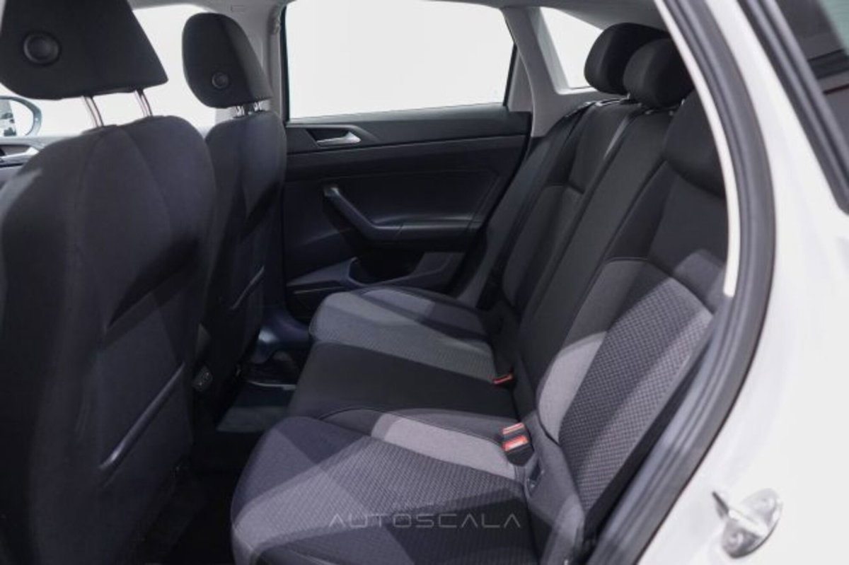 Volkswagen Taigo 1.0 TSI 110 CV Life (17)