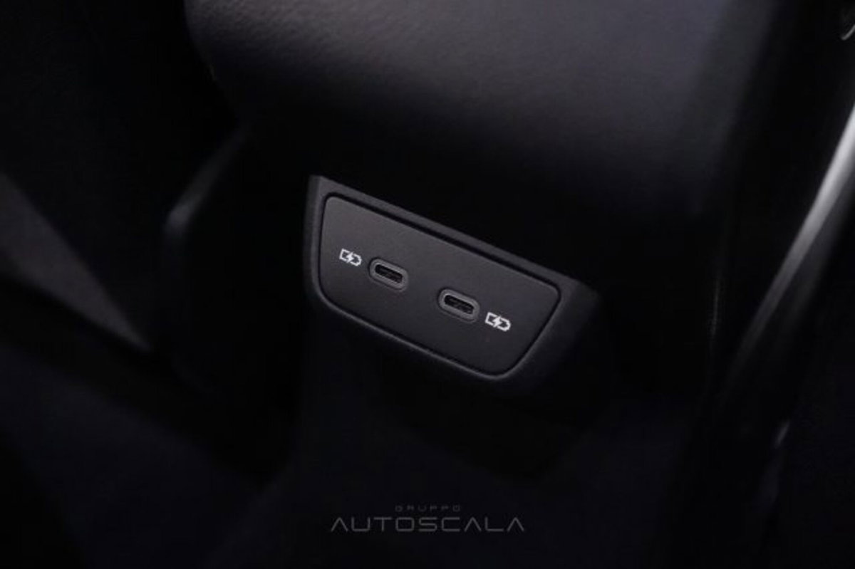 Volkswagen Taigo 1.0 TSI 110 CV Life (18)