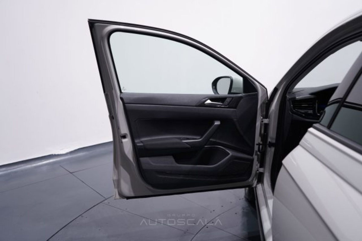 Volkswagen Taigo 1.0 TSI 110 CV Life (9)