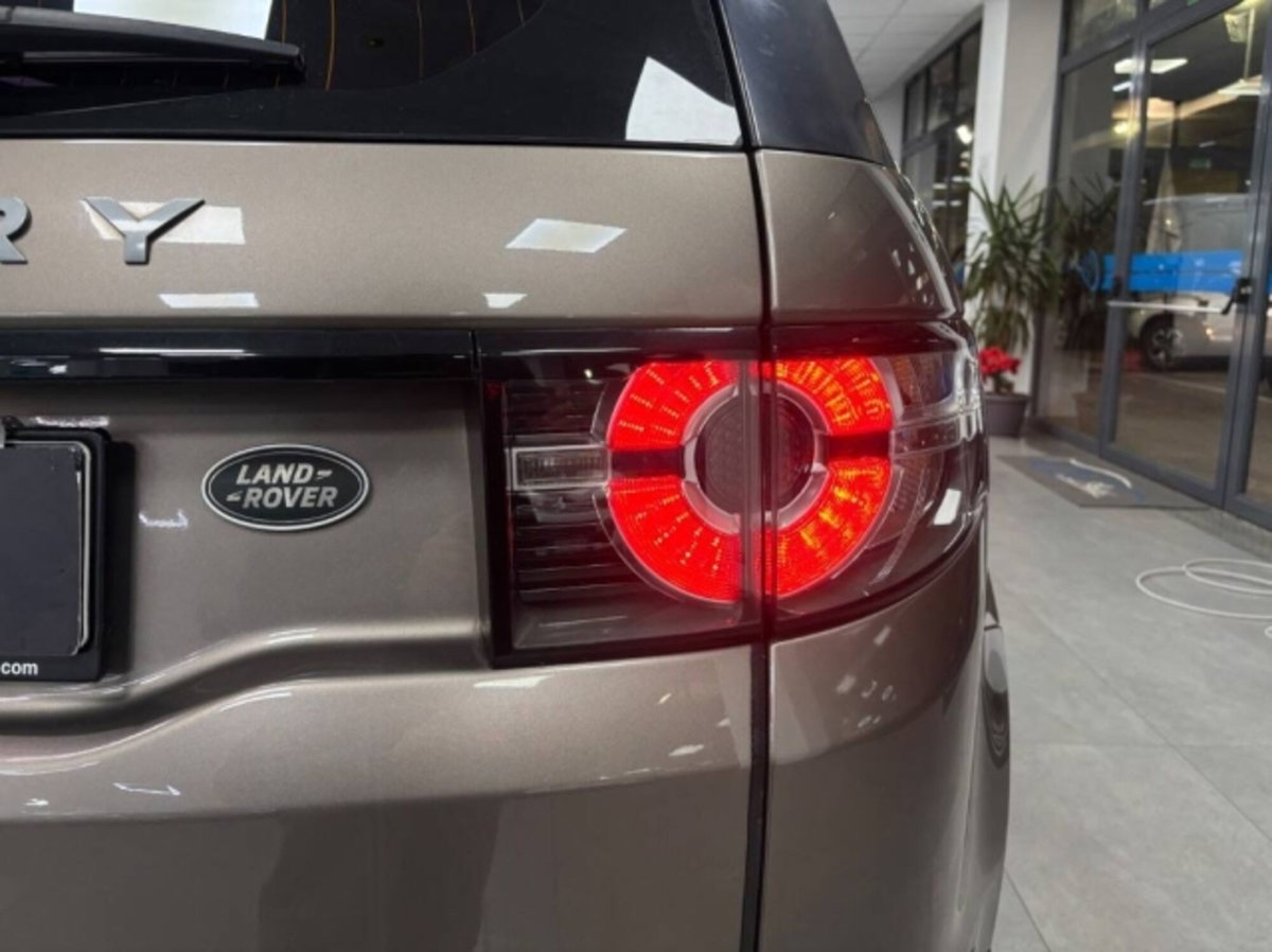 Land Rover Discovery Sport 2.0 TD4 150 CV SE (9)