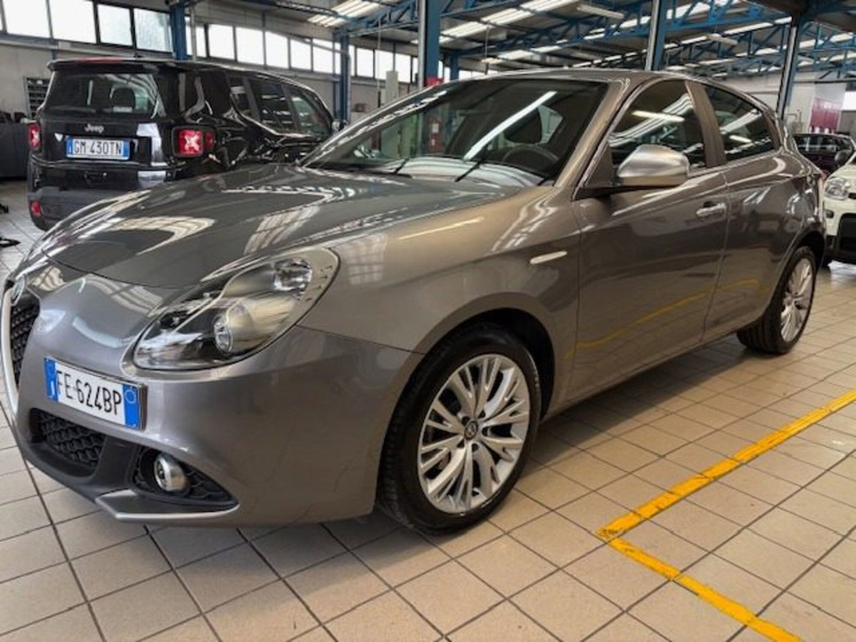 Alfa Romeo Giulietta 1.6 JTDm Super 120cv tct (2)
