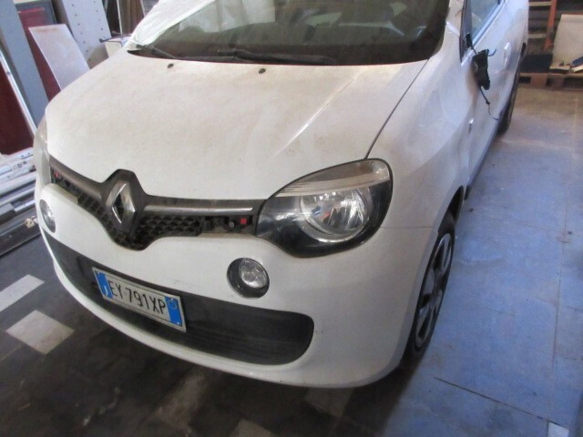 Renault Twingo 1.0 SCe Live (2)