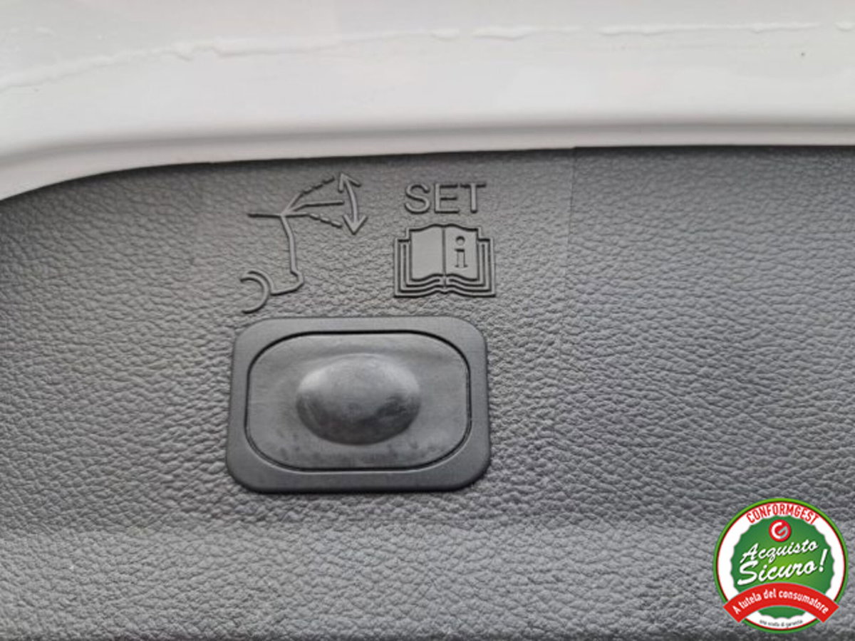 Ford Kuga 2.0 TDCI 150 CV S&S 4WD Powershift Titanium (19)