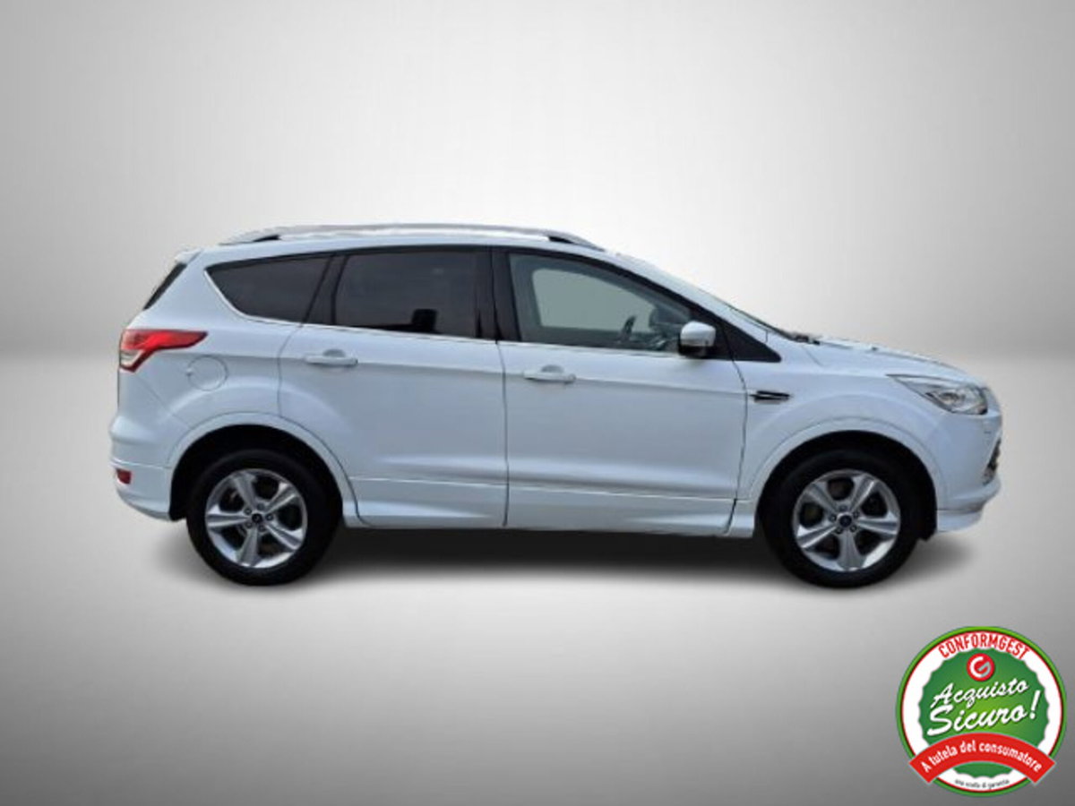 Ford Kuga 2.0 TDCI 150 CV S&S 4WD Powershift Titanium (3)