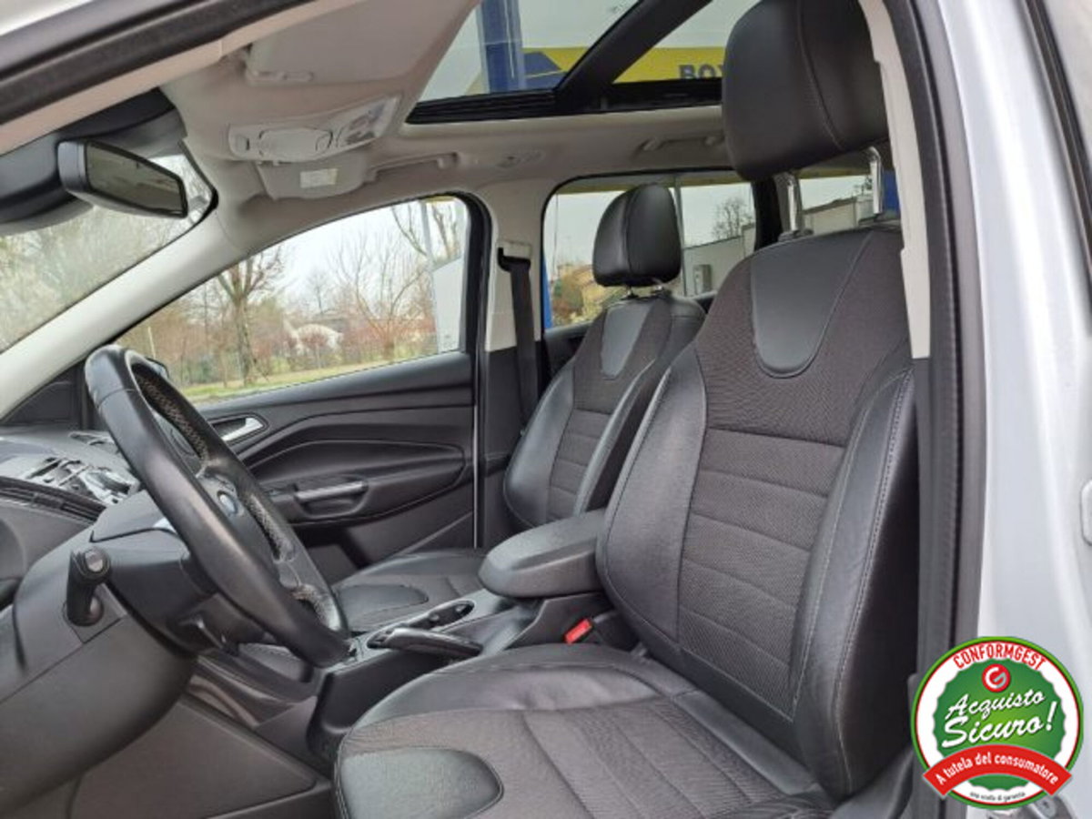 Ford Kuga 2.0 TDCI 150 CV S&S 4WD Powershift Titanium (9)