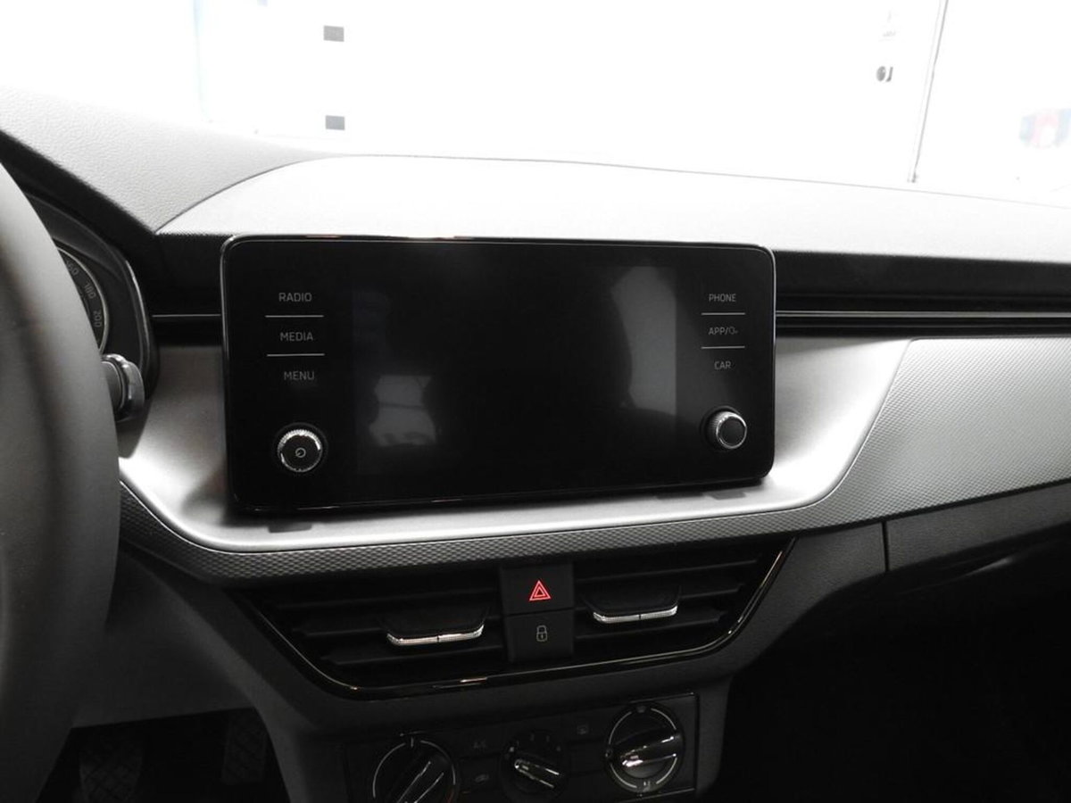 Skoda Kamiq 1.0 tsi Selection 115cv dsg (10)