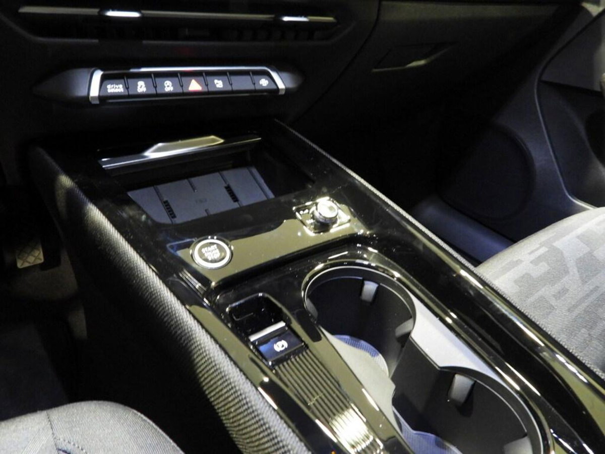 Audi Q3 35 TDI quattro S tronic Business (11)