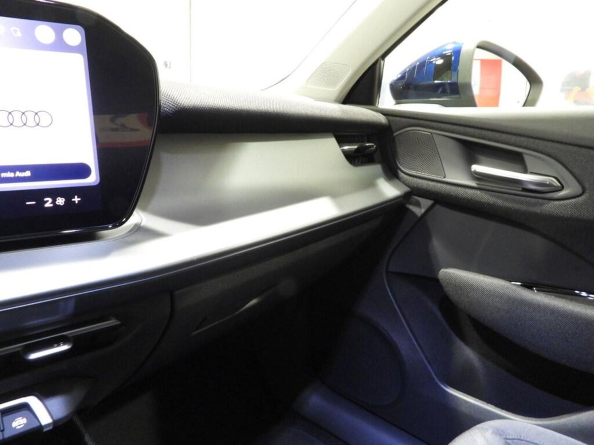 Audi Q3 35 TDI quattro S tronic Business (12)