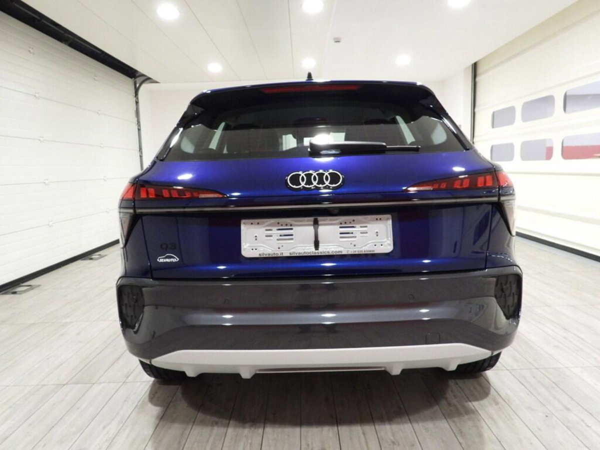 Audi Q3 35 TDI quattro S tronic Business (5)