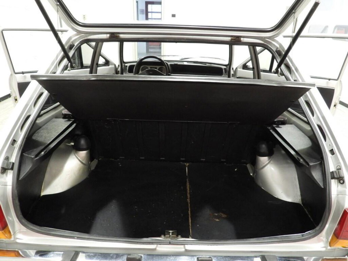 Ford Fiesta 900 L (11)