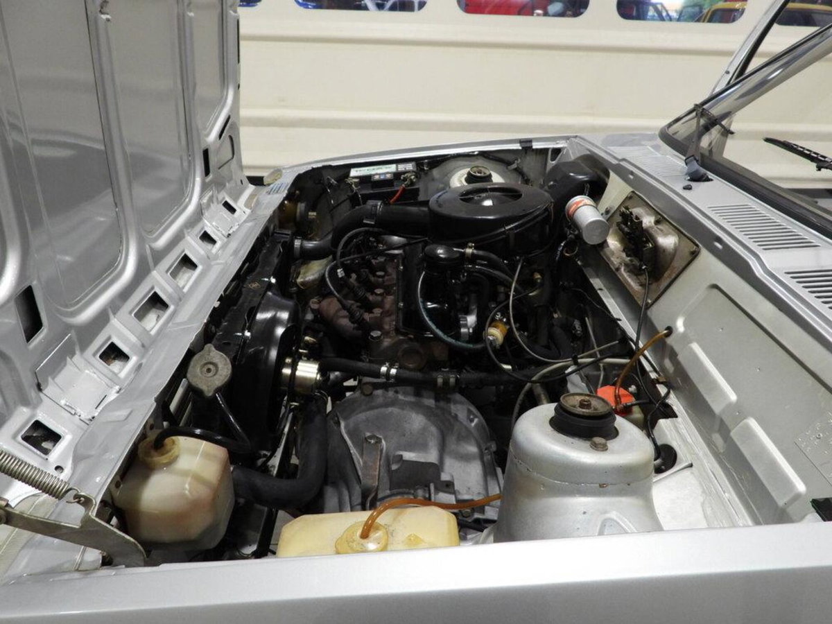 Ford Fiesta 900 L (12)
