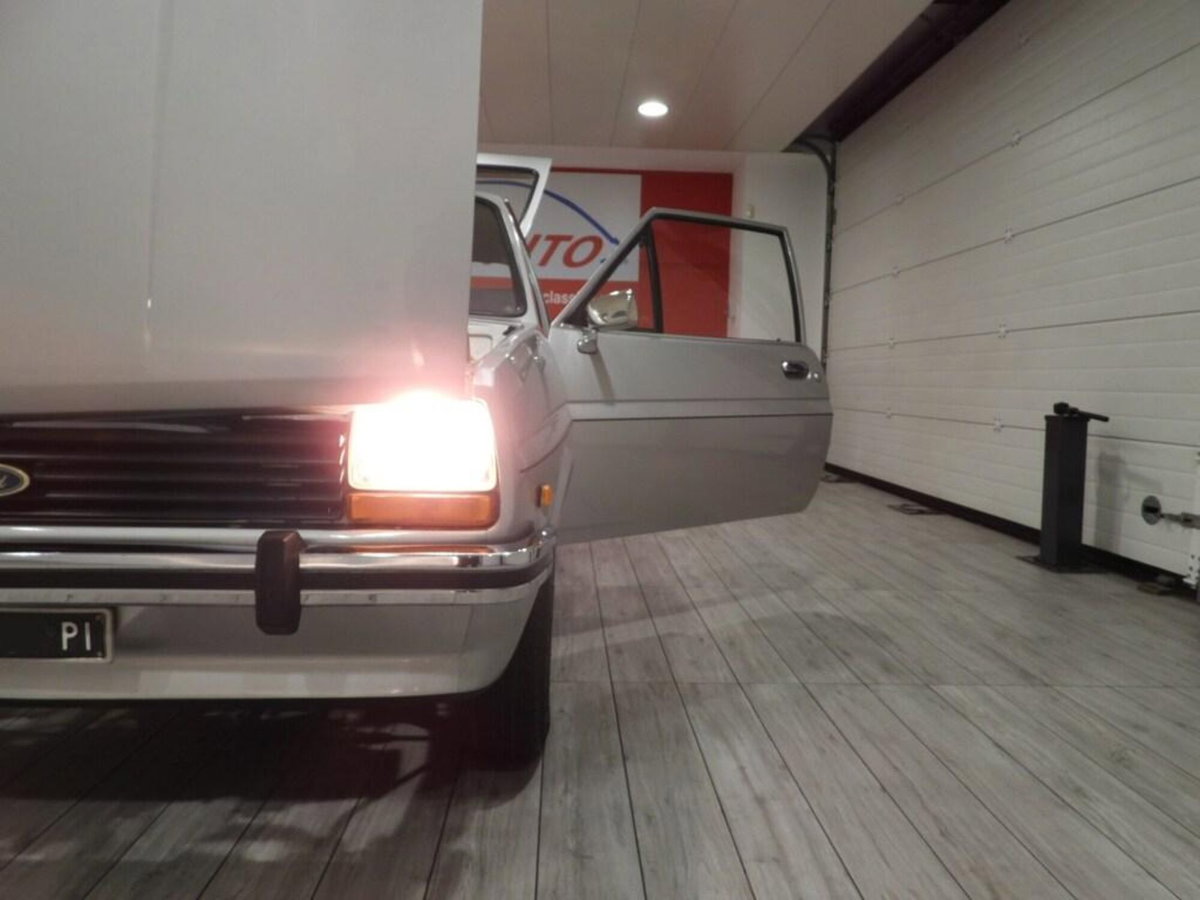 Ford Fiesta 900 L (13)