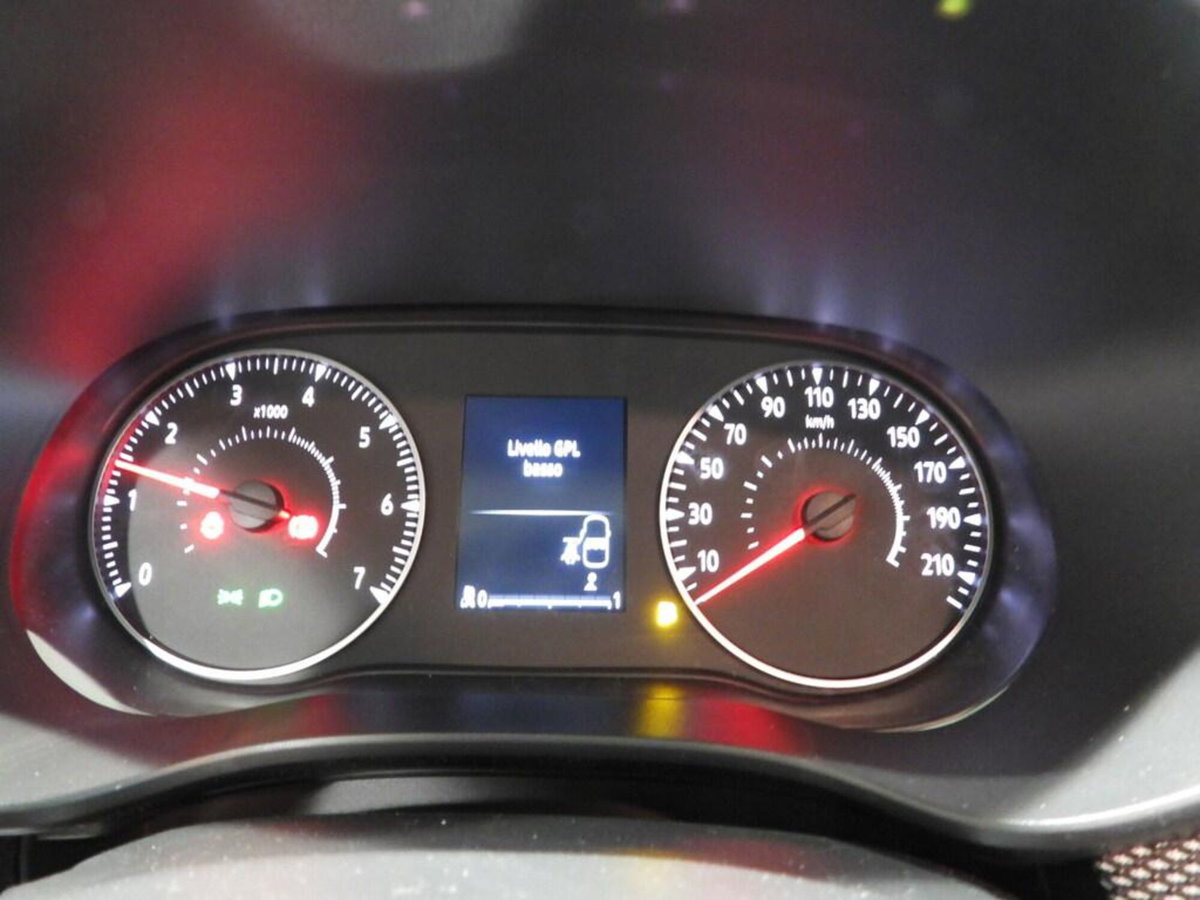 Dacia Jogger 1.0 tce Essential Gpl 100cv (12)