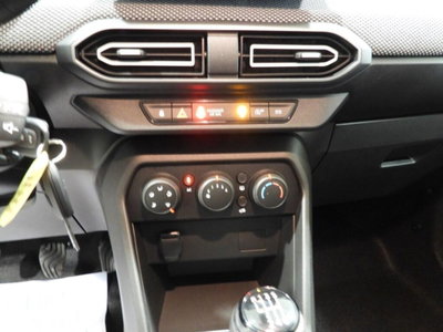 Dacia Jogger 1.0 tce Essential Gpl 100cv (12)