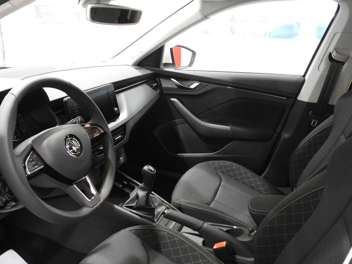 Skoda Kamiq 1.0 tsi Selection 95cv (10)