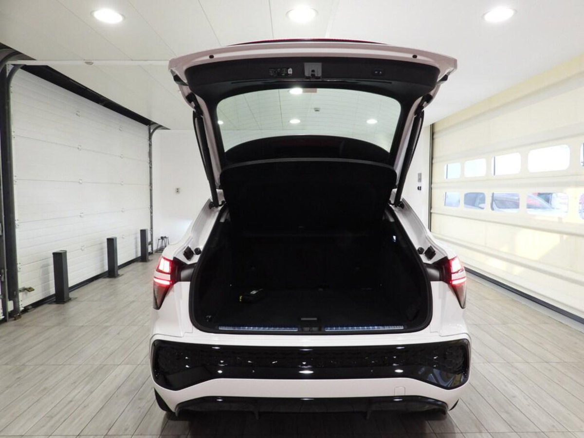 Audi Q3 35 TDI quattro S tronic Business (12)