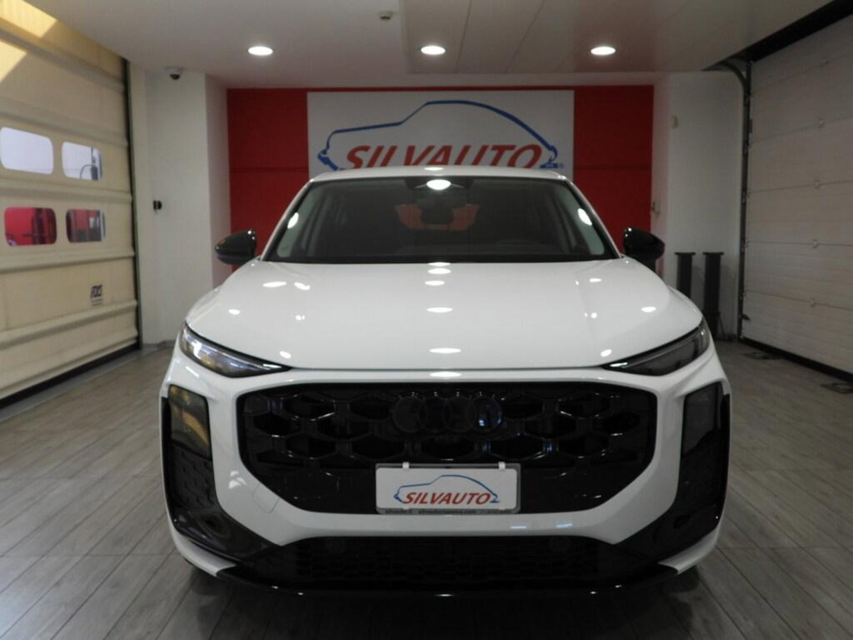 Audi Q3 35 TDI quattro S tronic Business (2)