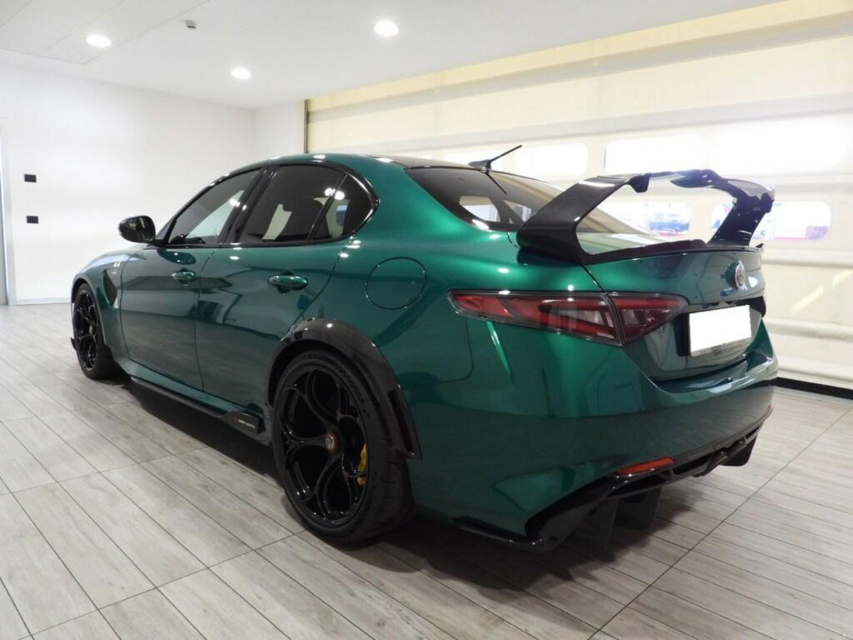 Alfa Romeo Giulia 2.9 T V6 AT8 Quadrifoglio (2)