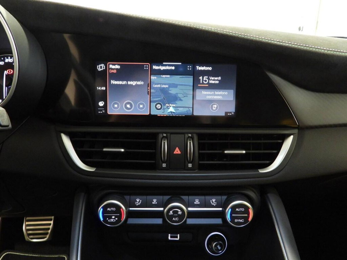 Alfa Romeo Giulia 2.9 T V6 AT8 Quadrifoglio (8)