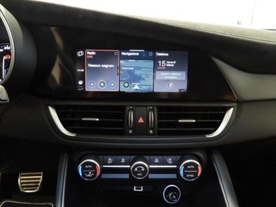 Alfa Romeo Giulia 2.9 T V6 AT8 Quadrifoglio (8)