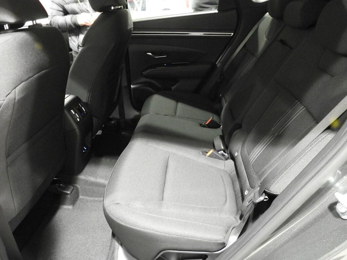 Hyundai Tucson 1.6 t-gdi 48V Xtech 2wd imt (9)