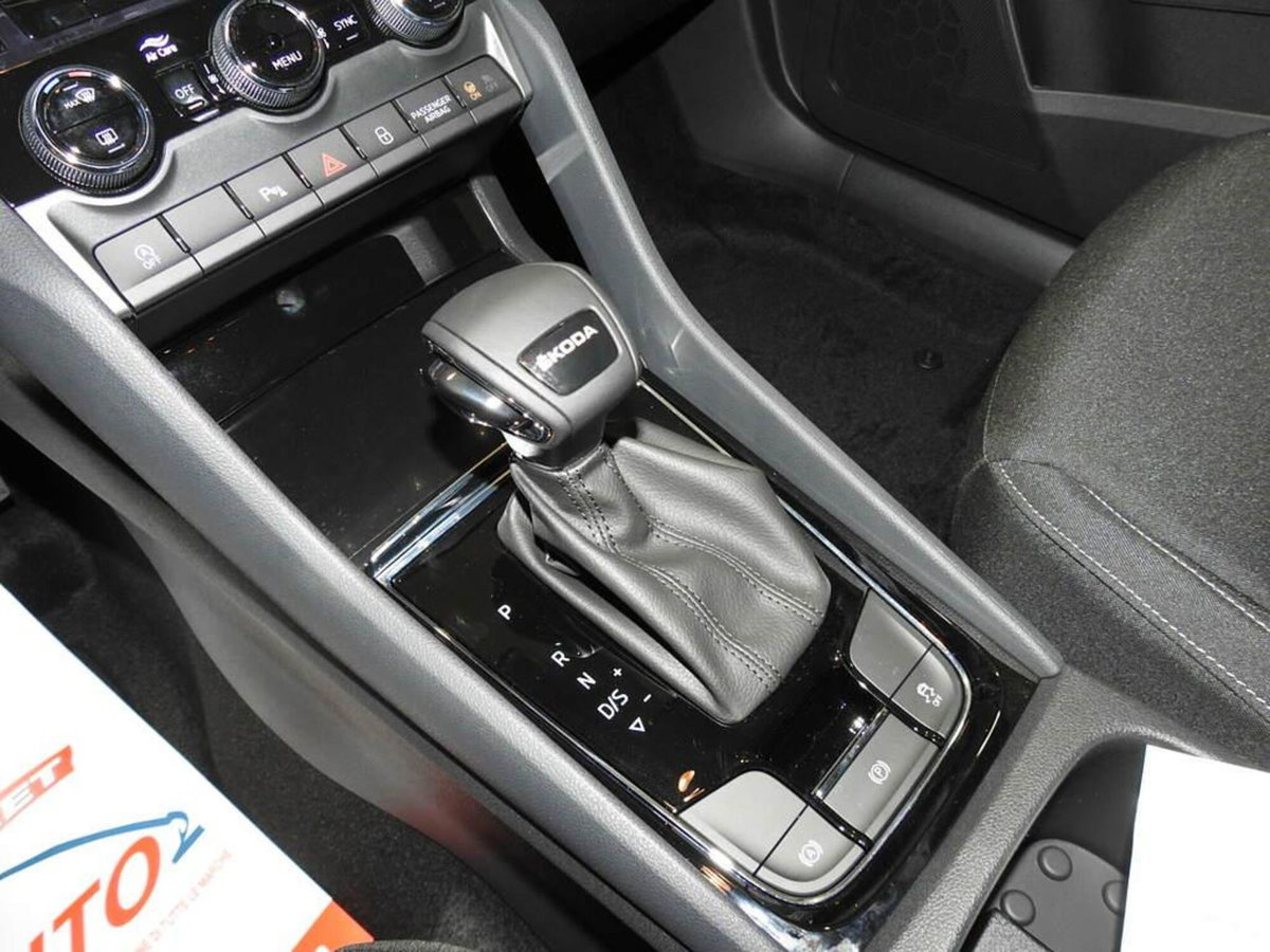 Skoda Karoq 1.0 TSI 110 CV Ambition (11)