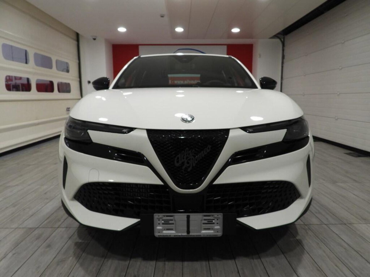 Alfa Romeo Junior 1.2 ibrida 145cv edct6 (2)